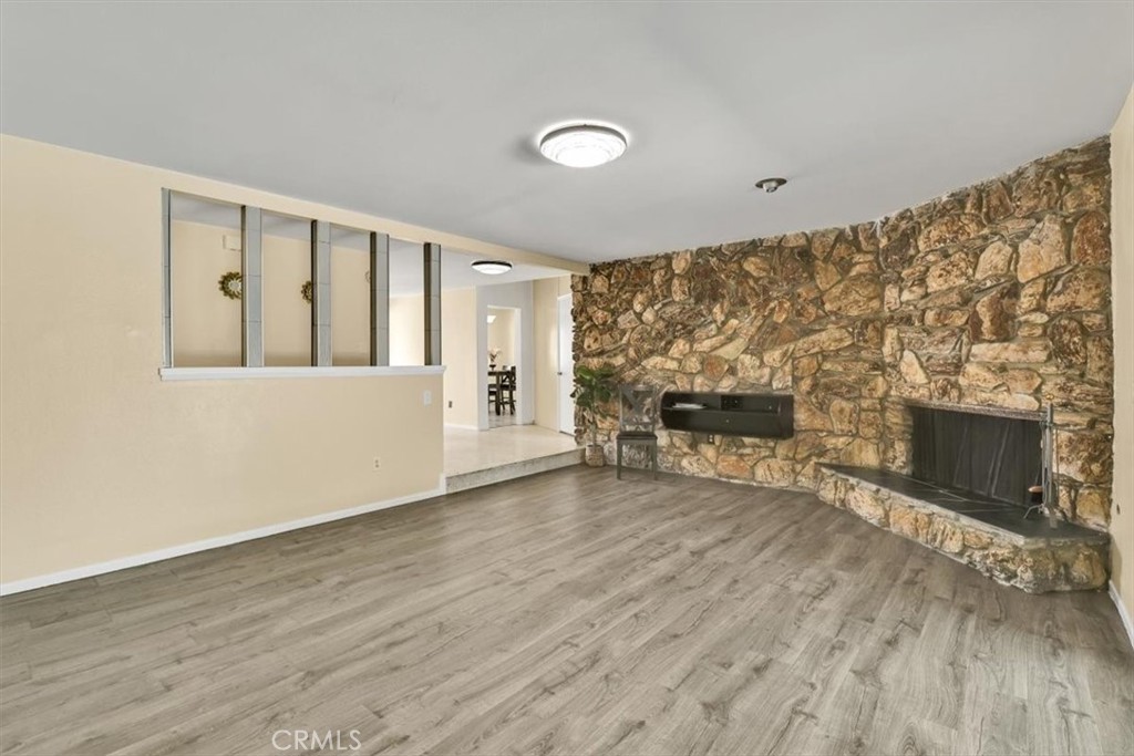 2550 W Rowland Avenue