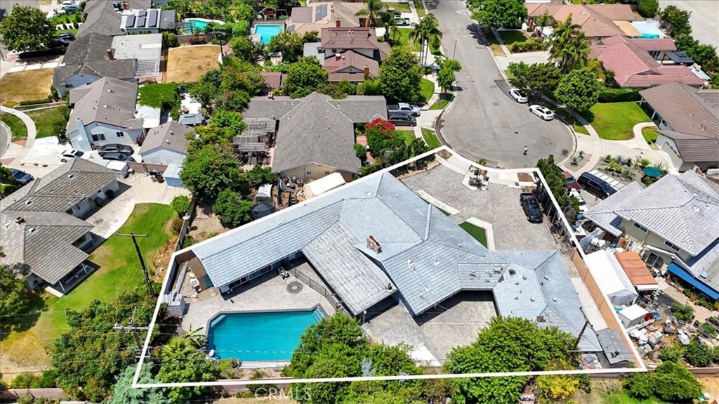 2550 W Rowland Avenue