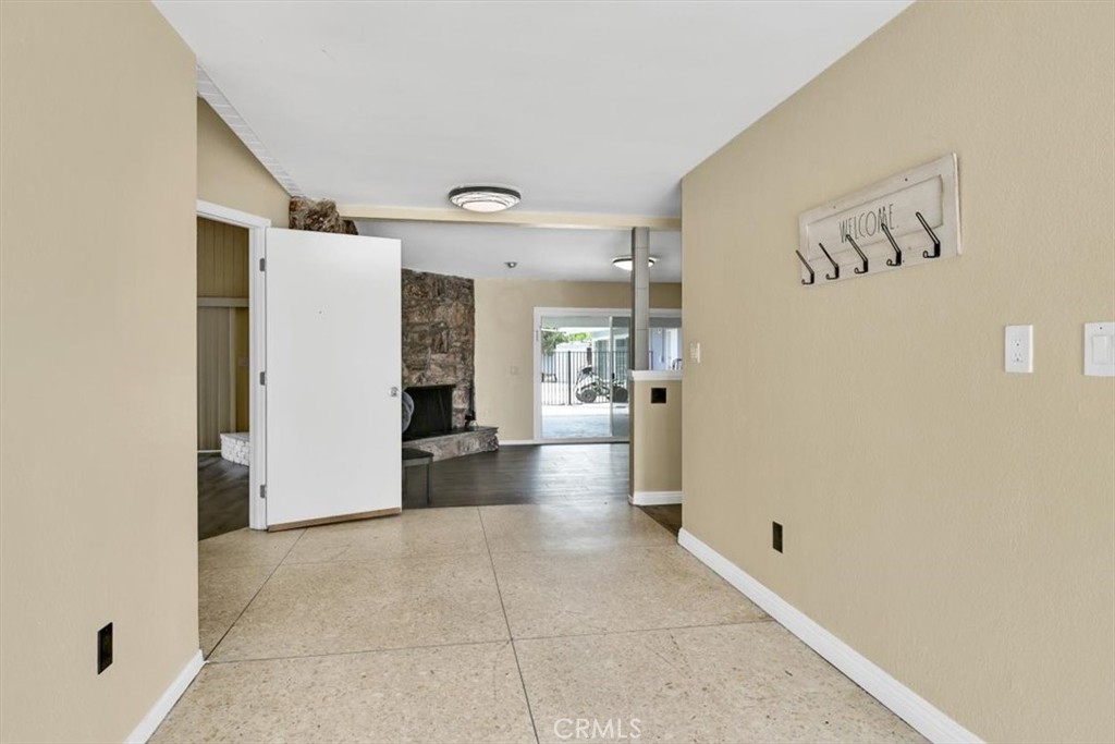 2550 W Rowland Avenue