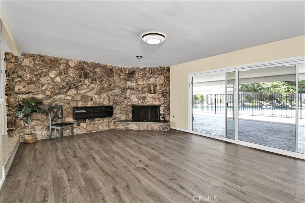 2550 W Rowland Avenue