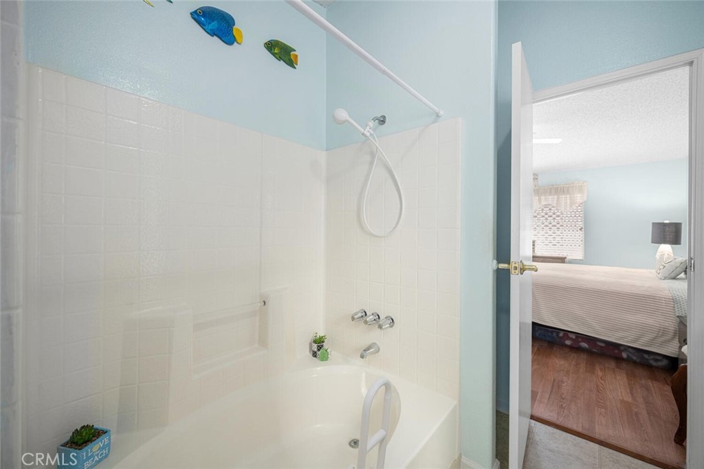 6270 SEABREEZE Drive 300