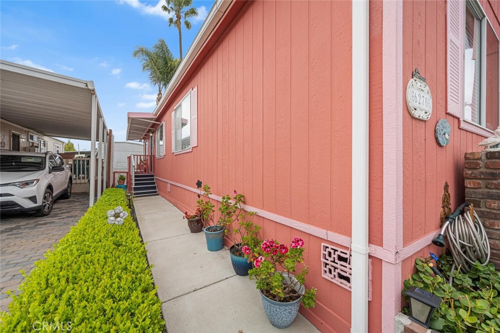 6270 SEABREEZE Drive 300