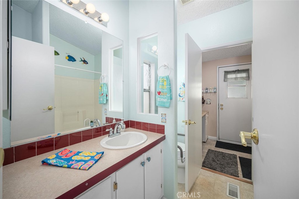 6270 SEABREEZE Drive 300