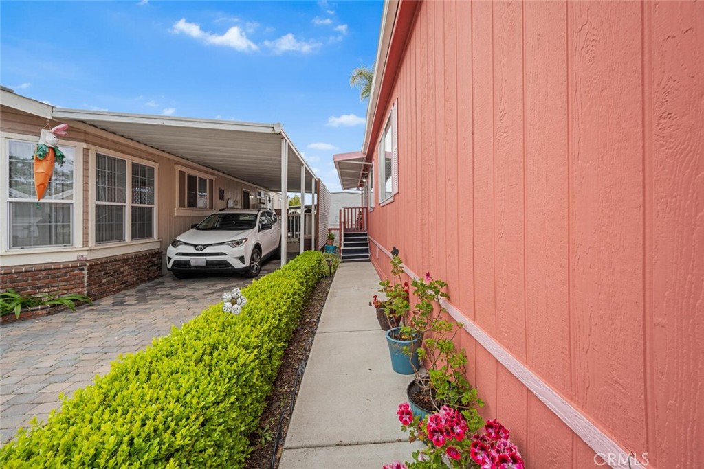6270 SEABREEZE Drive 300