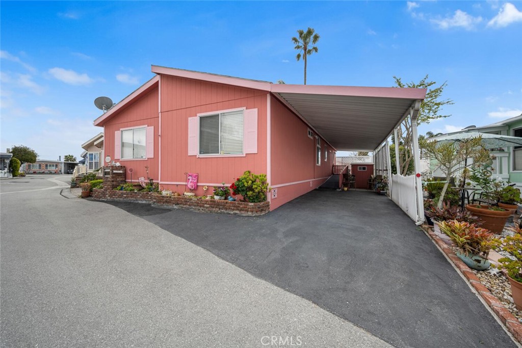 6270 SEABREEZE Drive 300