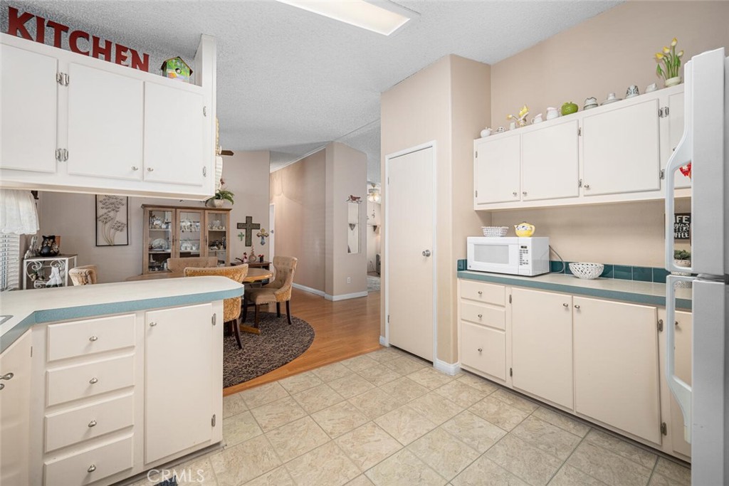 6270 SEABREEZE Drive 300