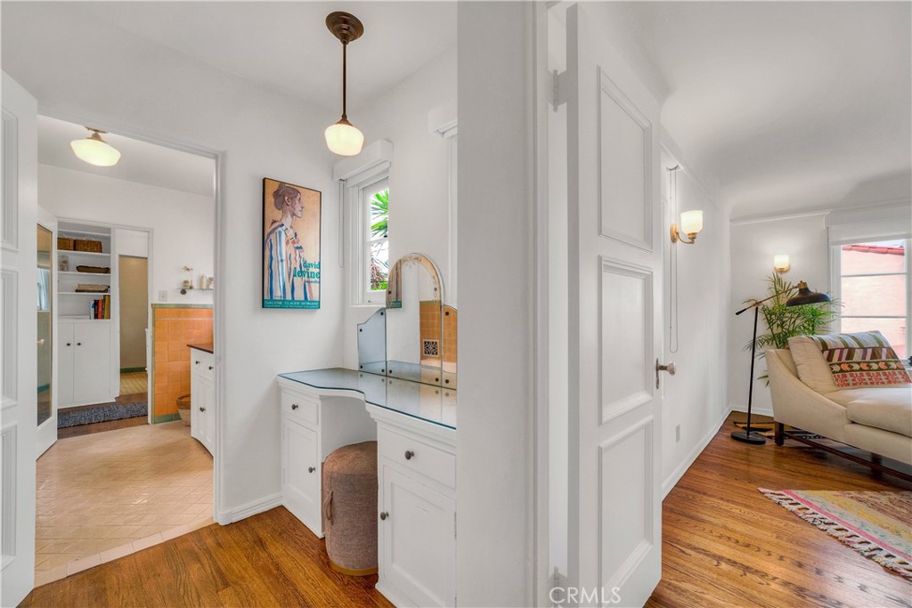 163 N Mccadden Place