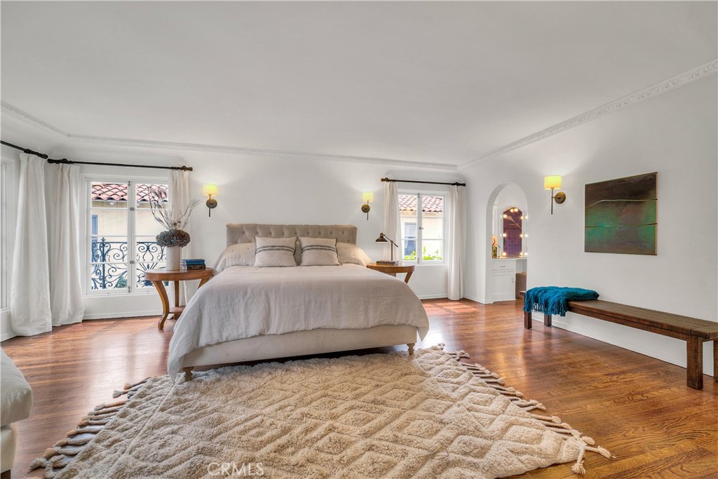 163 N Mccadden Place