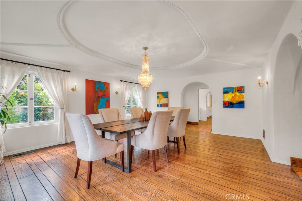 163 N Mccadden Place