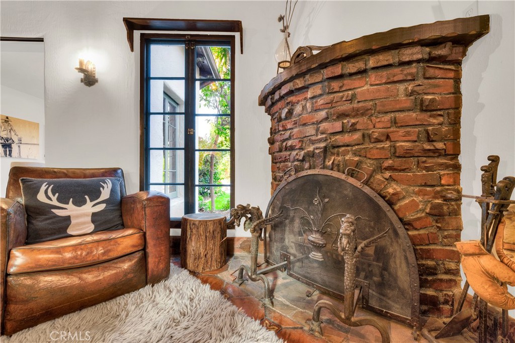 163 N Mccadden Place