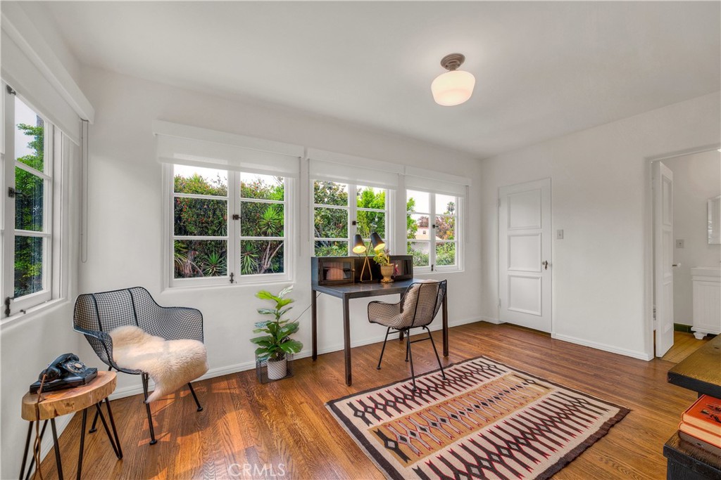 163 N Mccadden Place