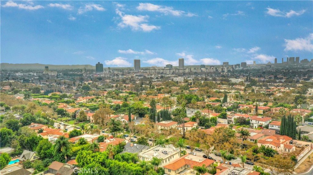 163 N Mccadden Place