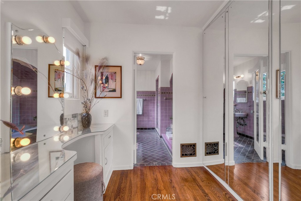 163 N Mccadden Place