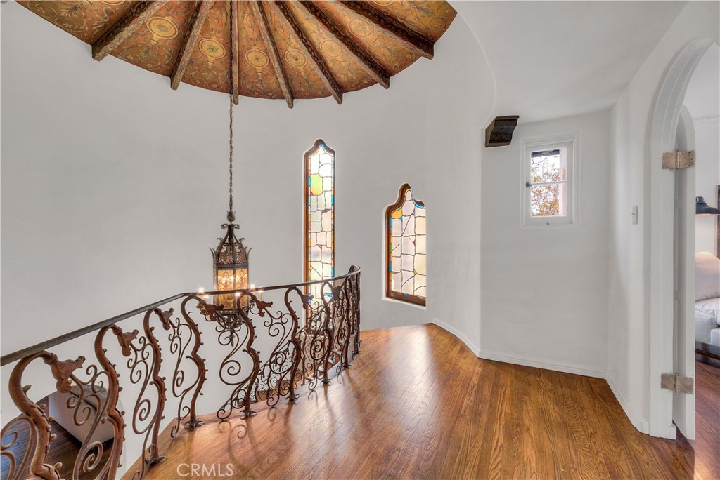 163 N Mccadden Place