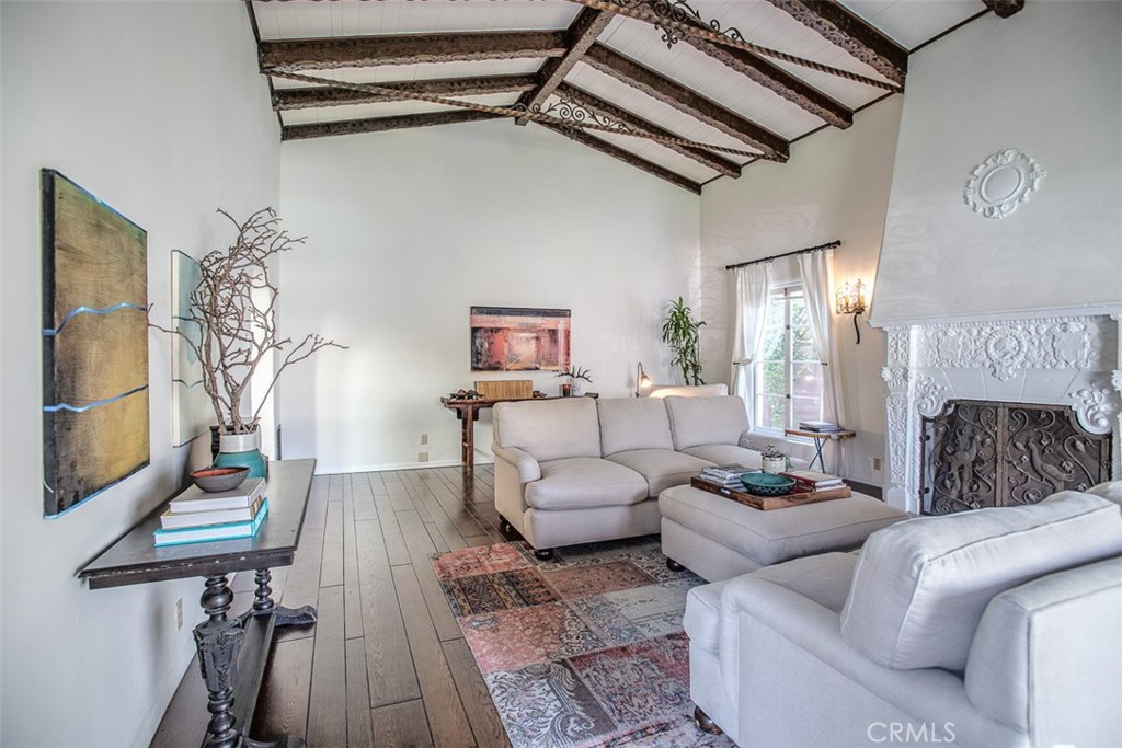 163 N Mccadden Place