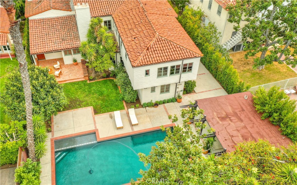 163 N Mccadden Place