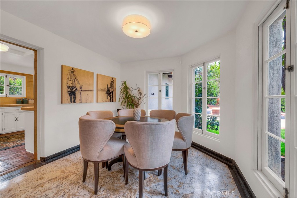 163 N Mccadden Place