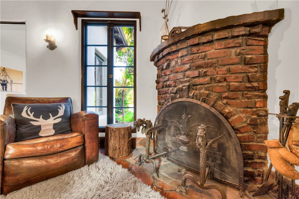 163 N Mccadden Place