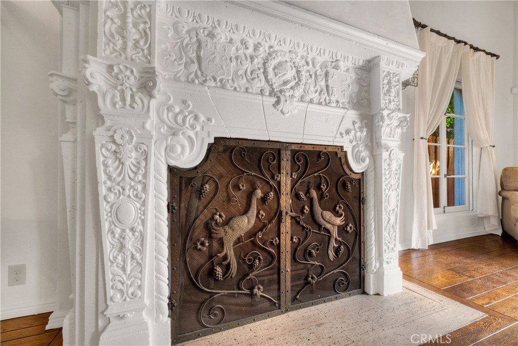 163 N Mccadden Place