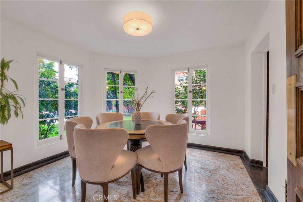 163 N Mccadden Place