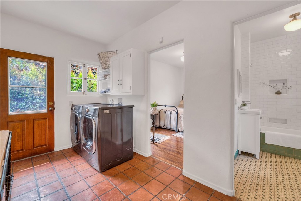 163 N Mccadden Place