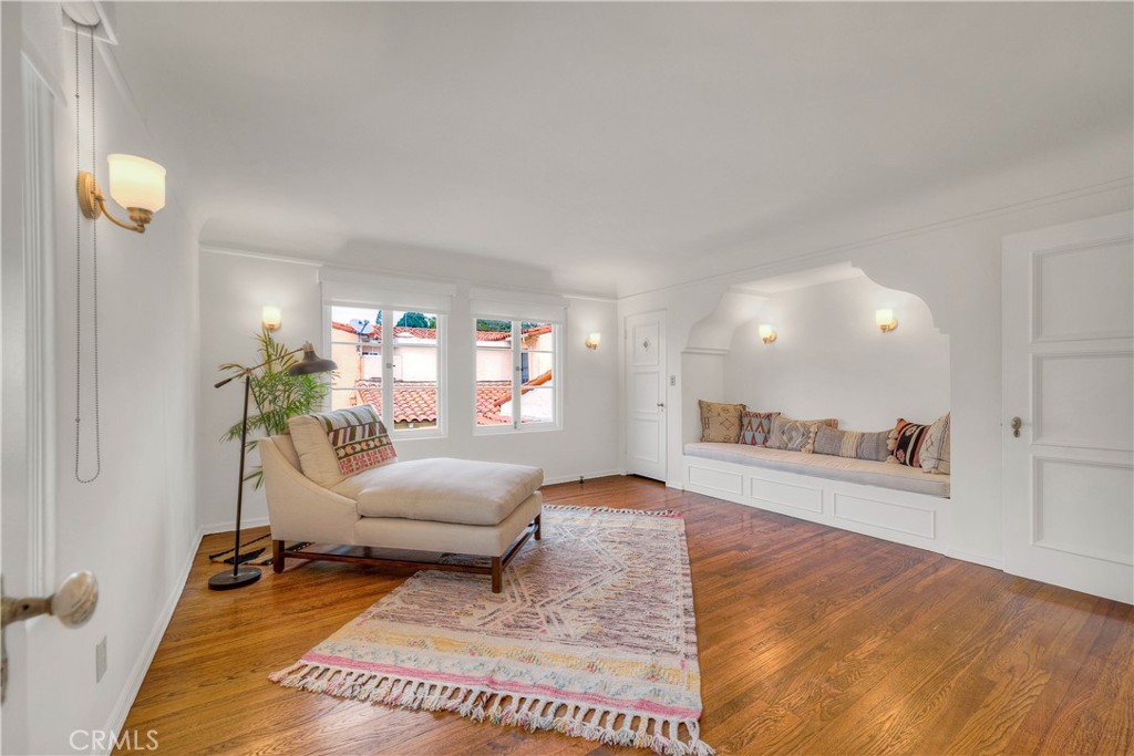 163 N Mccadden Place