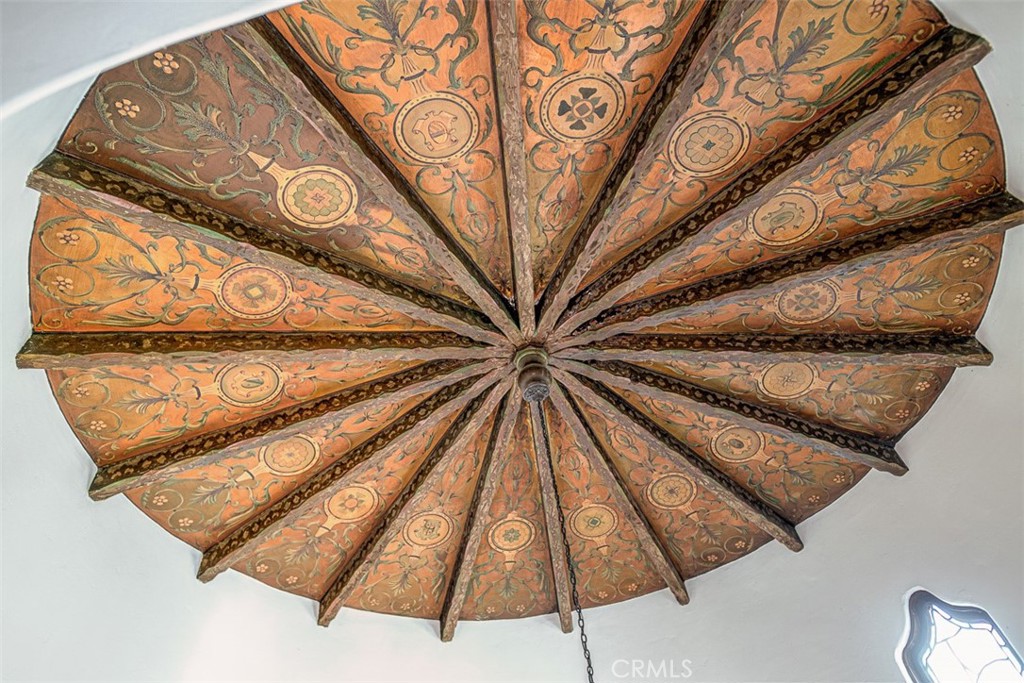 163 N Mccadden Place