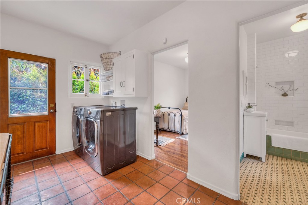 163 N Mccadden Place