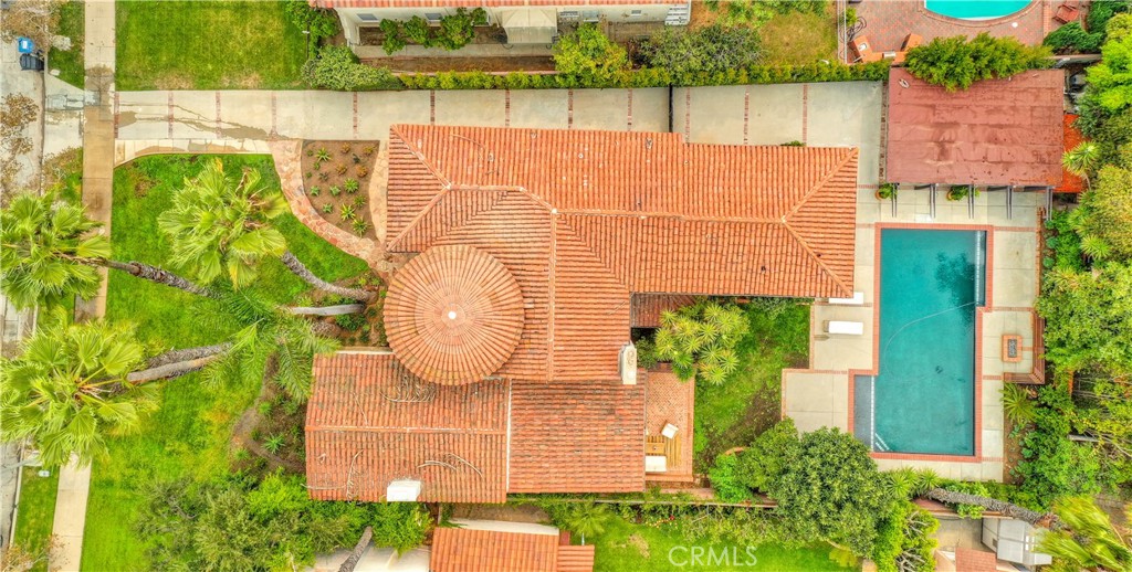 163 N Mccadden Place