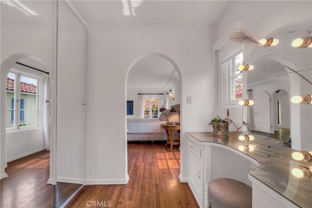 163 N Mccadden Place