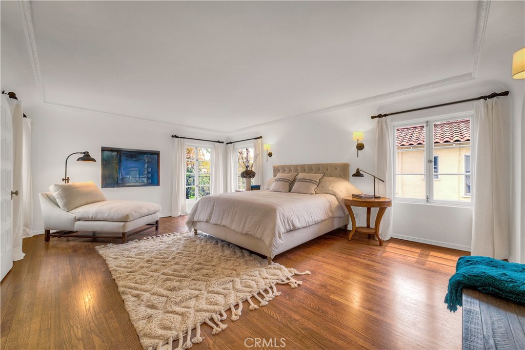 163 N Mccadden Place