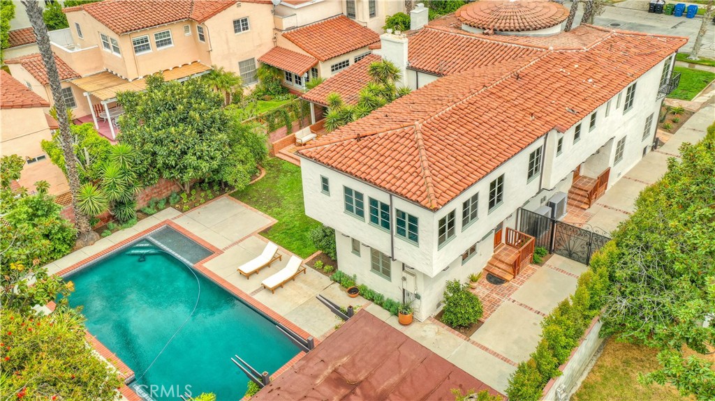 163 N Mccadden Place