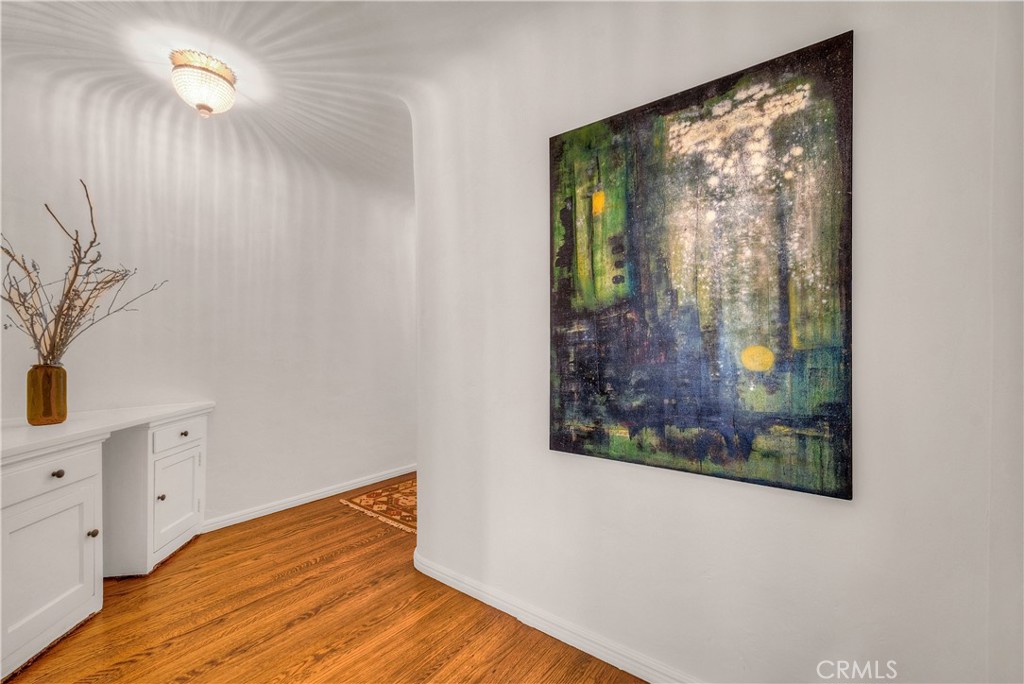 163 N Mccadden Place