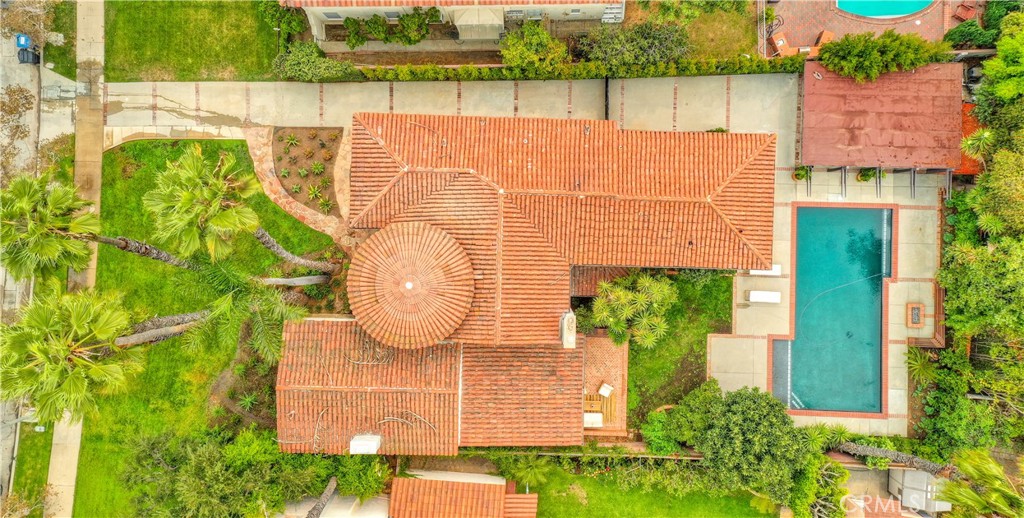 163 N Mccadden Place