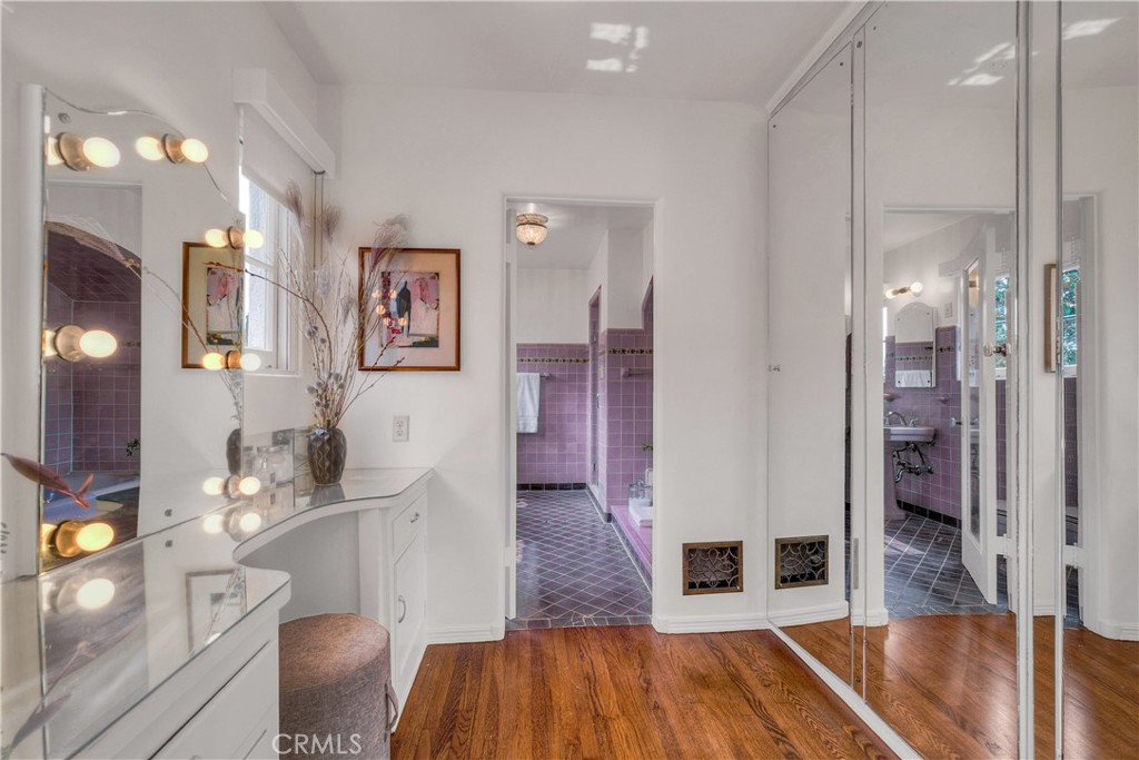 163 N Mccadden Place