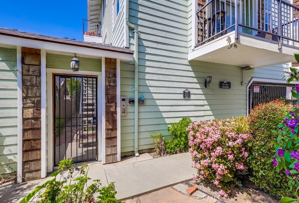 1775 Freeman Avenue 302