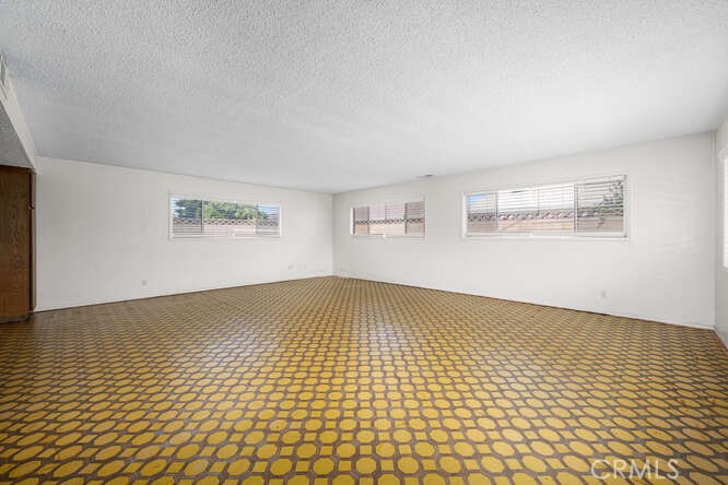 6571 Stanford Avenue