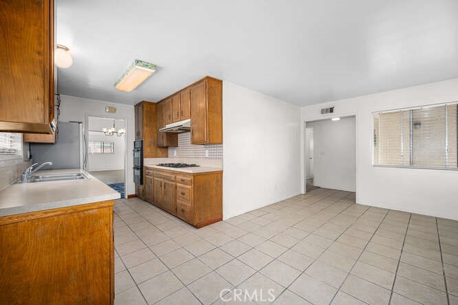 6571 Stanford Avenue