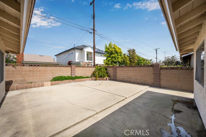 6571 Stanford Avenue