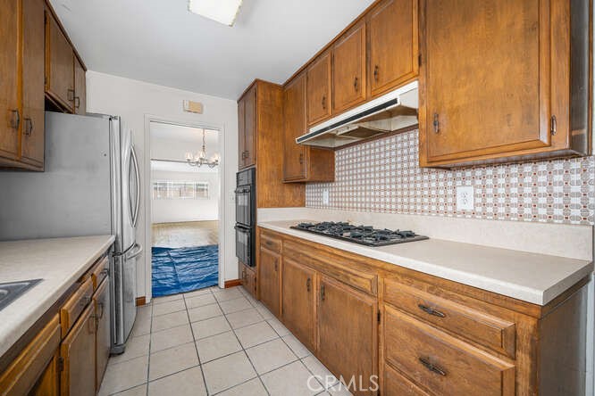 6571 Stanford Avenue