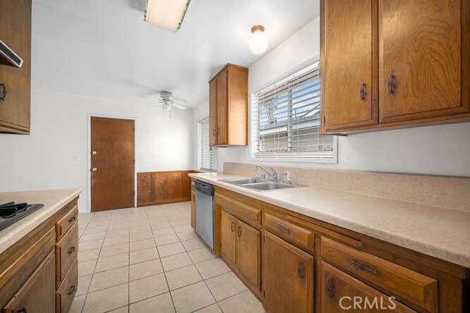 6571 Stanford Avenue