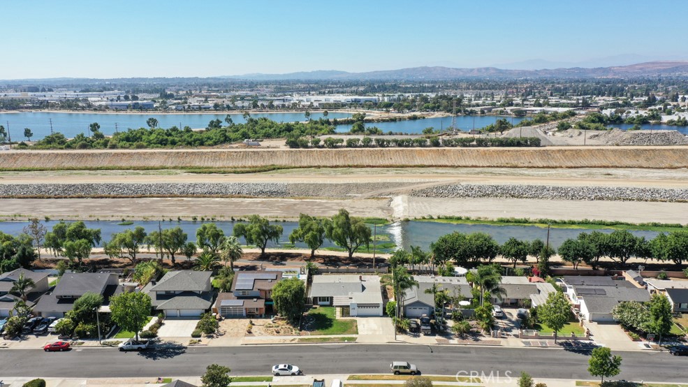 4353 E Alderdale Avenue