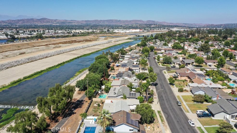 4353 E Alderdale Avenue