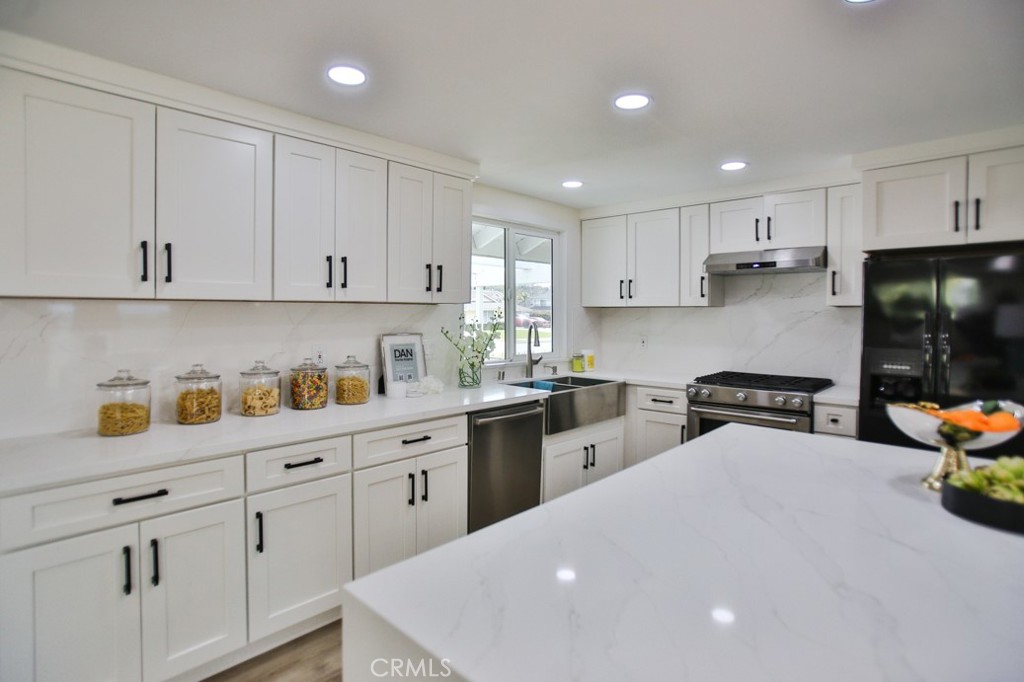 4353 E Alderdale Avenue