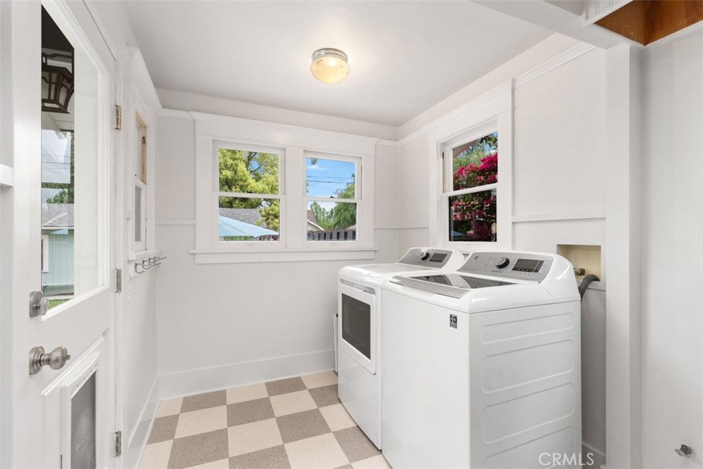 286 E Jefferson Avenue