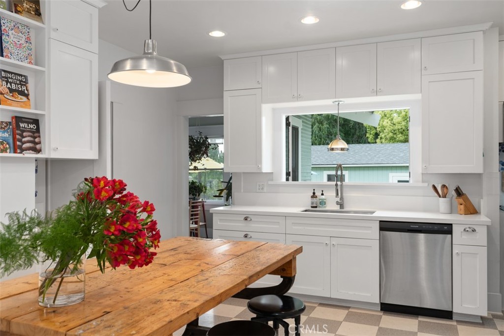 286 E Jefferson Avenue