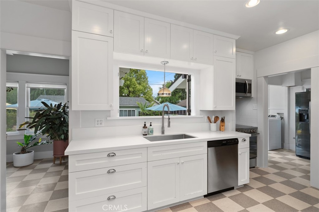 286 E Jefferson Avenue