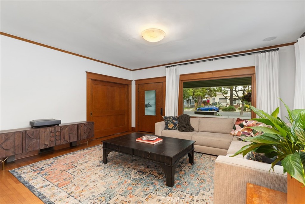 286 E Jefferson Avenue