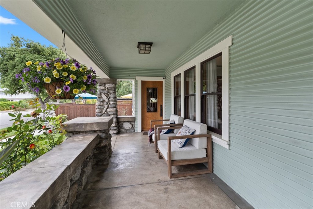 286 E Jefferson Avenue