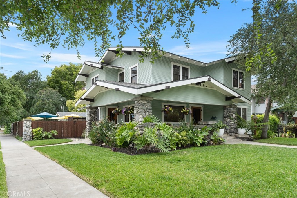 286 E Jefferson Avenue